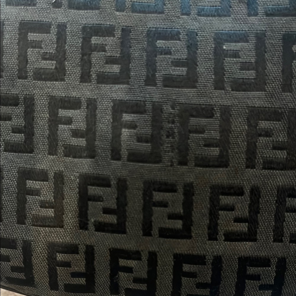 Fendi Black Oyster Bag - Picture 2 of 11